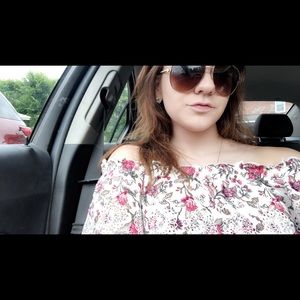 Meet your Posher, Abigail